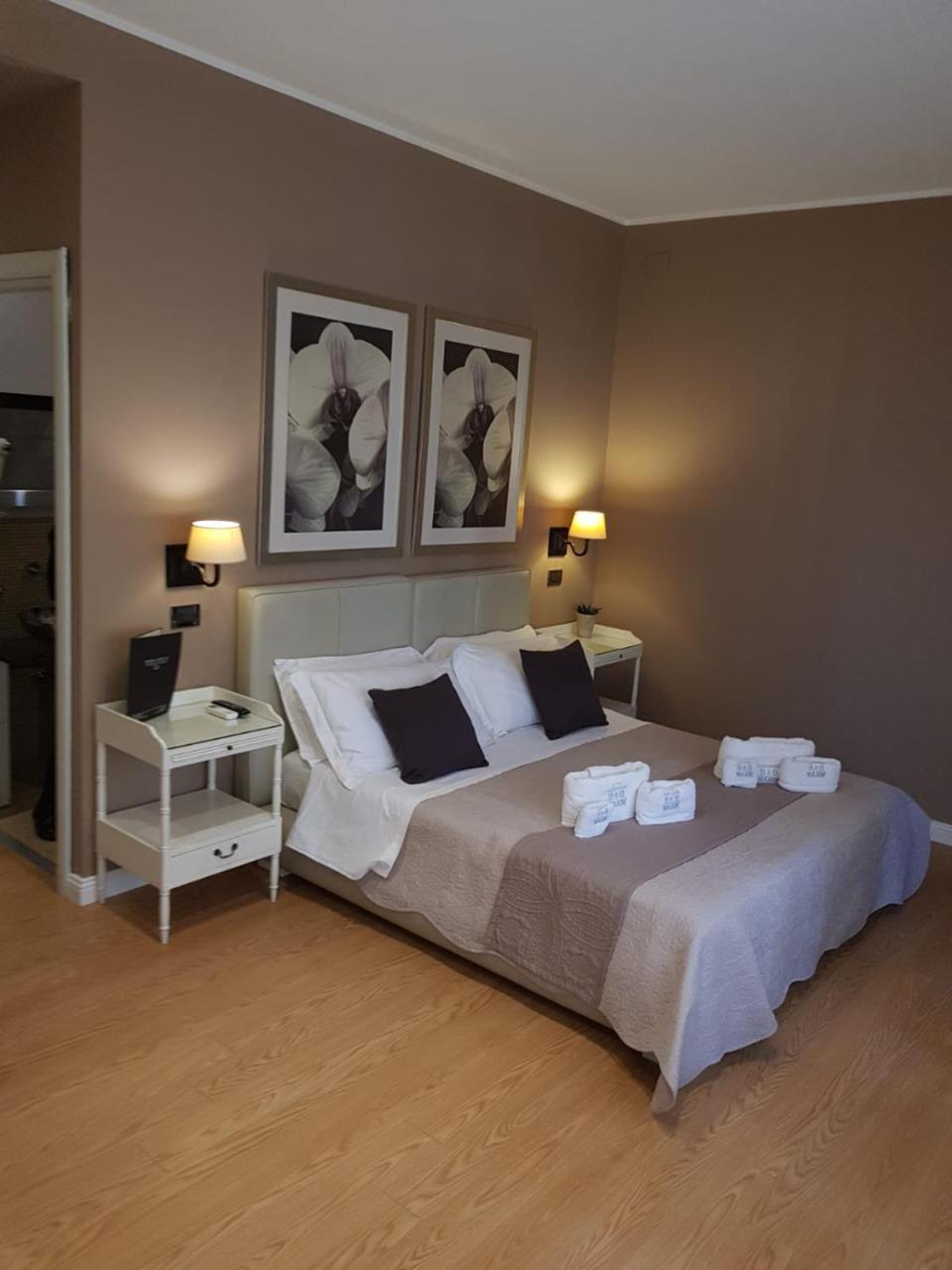 Bed and Breakfast Maxim à Palerme Extérieur photo